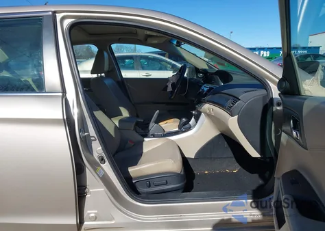 2013 Honda Accord Ex-L from USA, damaged, VIN 1HGCR2F80DA198768